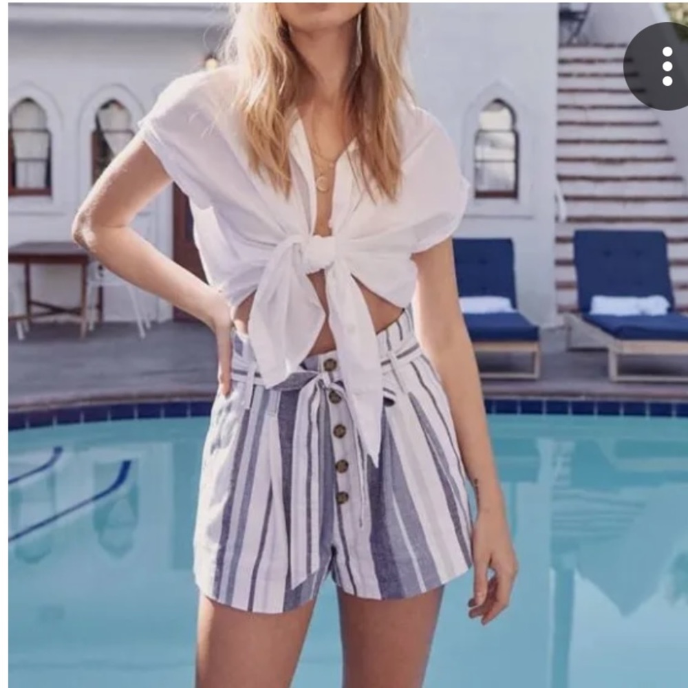 A&F linen shorts in stripe